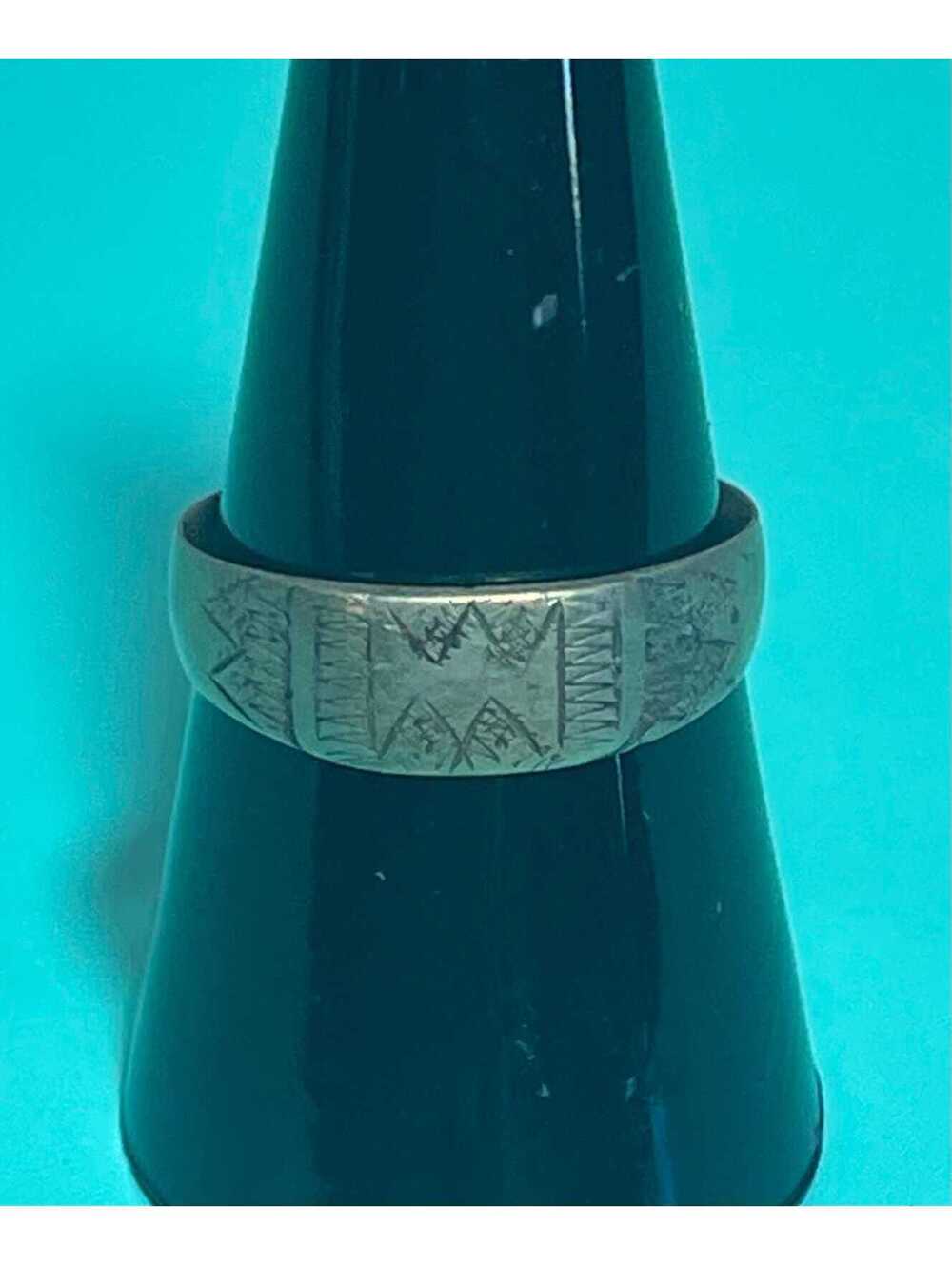 Circa 1930's Navajo Hand Made Silver Antique Vintage Band Unisex Ring Sz 7.5